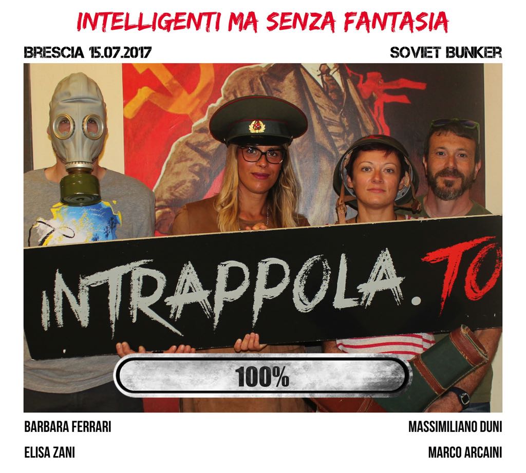 Il gruppo INTELLIGENTI MA SENZA FANTASIA è fuggito dalla nostra escape room Soviet Bunker