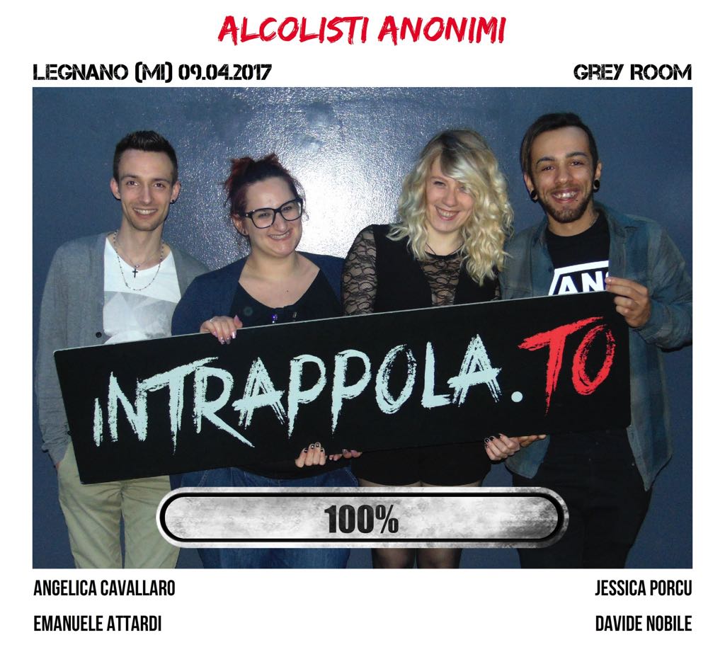 Il gruppo Alcolisti anonimi è fuggito dalla nostra escape room Grey Room