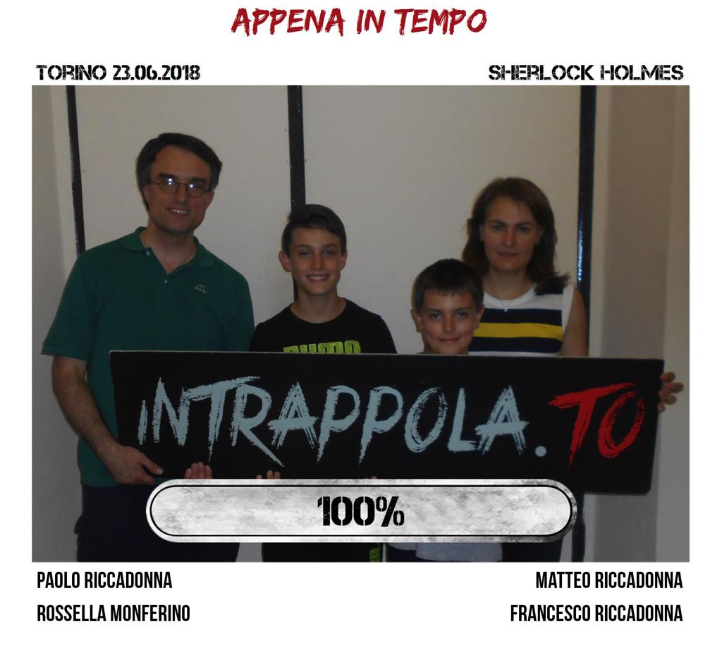 Il gruppo appena in tempo è fuggito dalla nostra escape room Sherlock Holmes